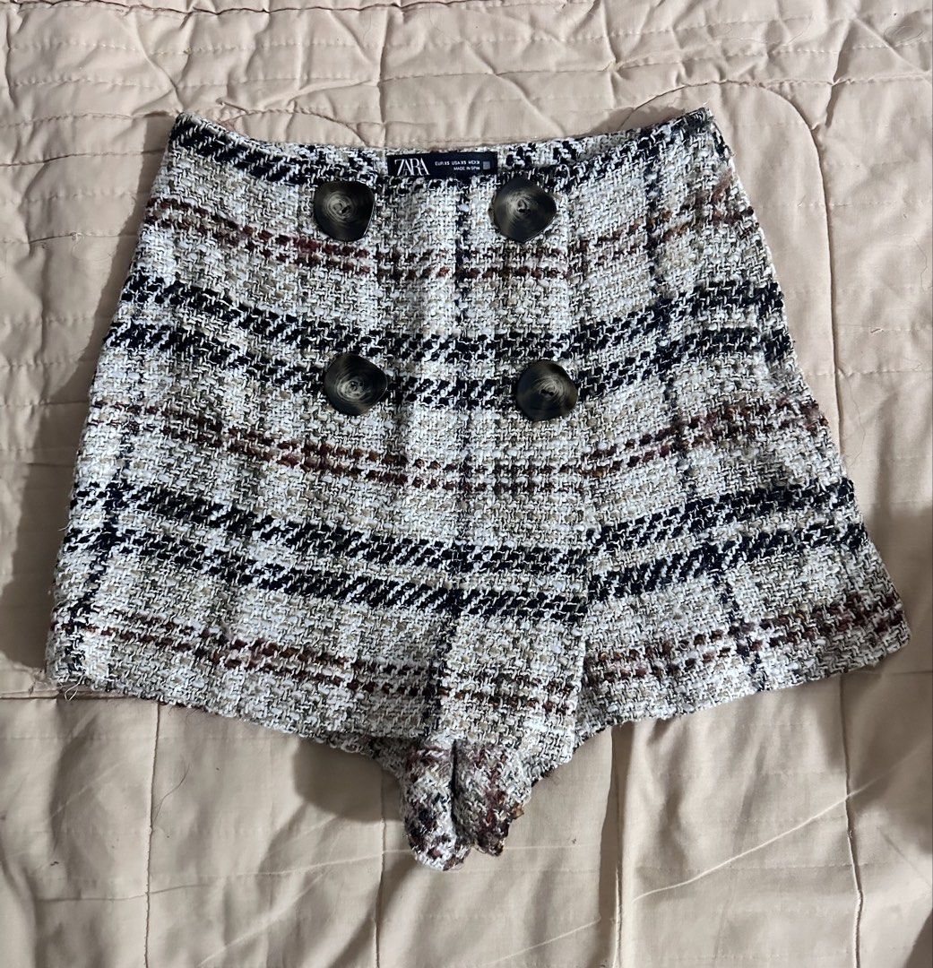 Zara Knitted Skort (Category: Skirts) located in Quezon City. Submitted by hennessyscloset (Listing ID 1470115041, Image 1). Description: Preloved Zara Knitted Skort. No flaws, needs wash since it was stocked for almost a year (while I’m pregnant) Rfs: Decluttering, no longer fit on me.