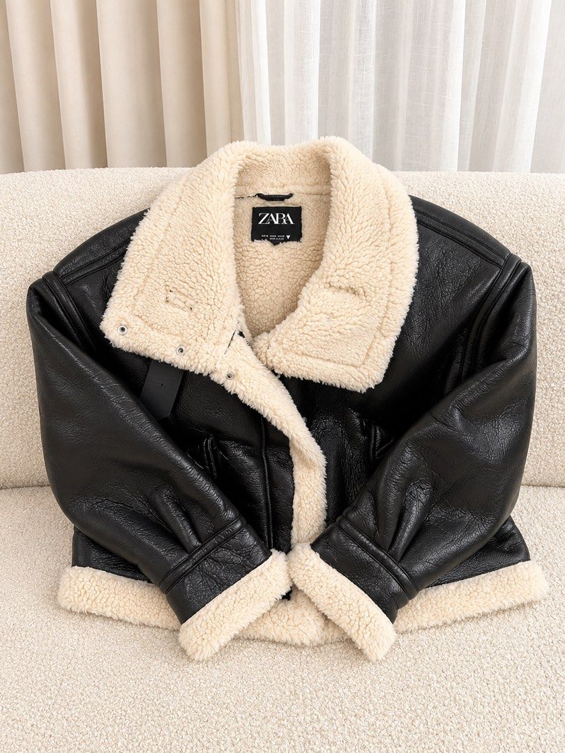 ⚜️Zara leather Jacket 🍁🍂✨ (Category: Luxury Apparel) located in Makati City. Submitted by 90sangel (Listing ID 1470102465, Image 1). Description: •Item: Zara leather jacket •Size: Large •Condition: Excellent, used once bought in Japan 2025 retails @ ¥17k yen!.