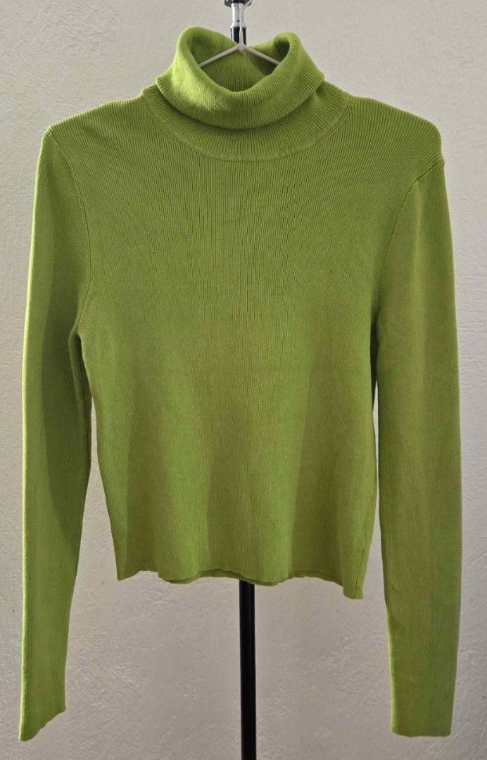 Zara Ribbed Knit Turtle Neck Sweater (Category: Longsleeves) located in Cavite. Submitted by thaniacoma_04 (Listing ID 1470070919, Image 2). Description: 280 + sf (starts at 54 pesos only) Zara Ribbed Knit Turtle Neck Sweater L on tag (stretchable) Dimes: 15.5" W x 20" L Like new condition Color rate: 10/10 (light green) No issues nor discoloration Cut tag Location: Silang, Cavite MOP: Gcash, GoTyme MOD: Direct J&T Express, Lalamove NO PM NO MINE