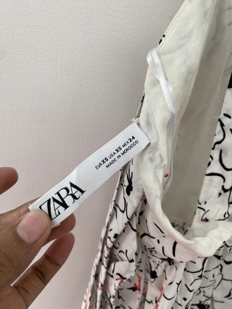 Zara Sleeve Maxi Dress (Category: Dresses) located in Bulacan. Submitted by prelovedbyjgs (Listing ID 1470014827, Image 2). Description: Preloved Zara Sleeve Maxi Dress Good as New , onced lang nagamit. Issue : Sira ang Zipper ₱ 300 only 📍 Santa Maria Bulacan.