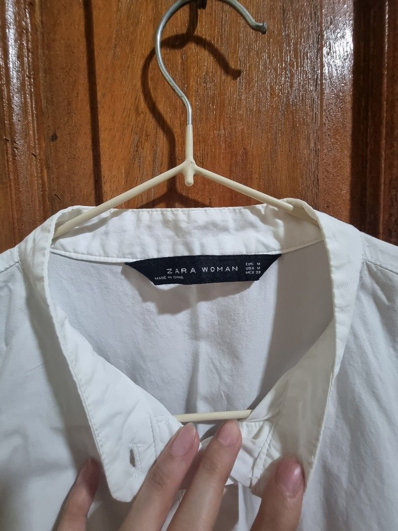 ZARA White Cotton Dress (Category: Dresses) located in Makati City. Submitted by amberirix (Listing ID 1470039416, Image 2). Description: ZARA White Cotton Dress Size Medium No issues, still in its best condition Location: Taguig MOP: BPI Shipping via Lalamove, Grab or J&T.