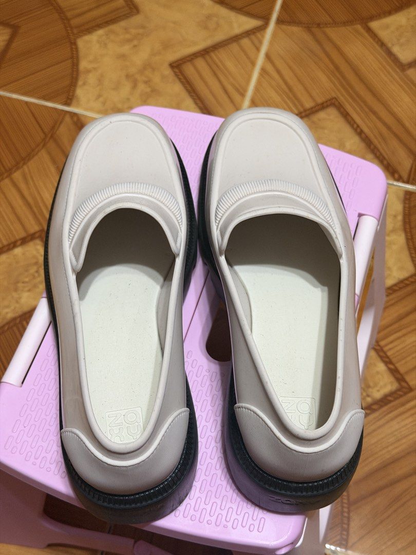 Zaxy Flow Loafer Off-White (Category: Loafers) located in Cainta. Submitted by jeyzi (Listing ID 1470117443, Image 2). Description: - Brand: Zaxy - Style: Slip-on loafers - Color: Off-white/cream upper with chunky black lug sole - Details: Textured rubber design, embossed logo on the insole - Fit: Easy to pull on and off with a sturdy platform height - Condition: Clean interior lining * Original * Good as New * Never used RFS: Size too big Mode o