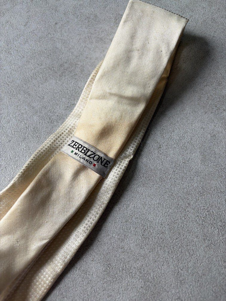 Zerbizone Italian Necktie (Category: Ties) located in Pasig City. Submitted by chamoisee (Listing ID 1469961537, Image 2). Description: Zerbizone Italian Necktie Heavily stained due to color.
