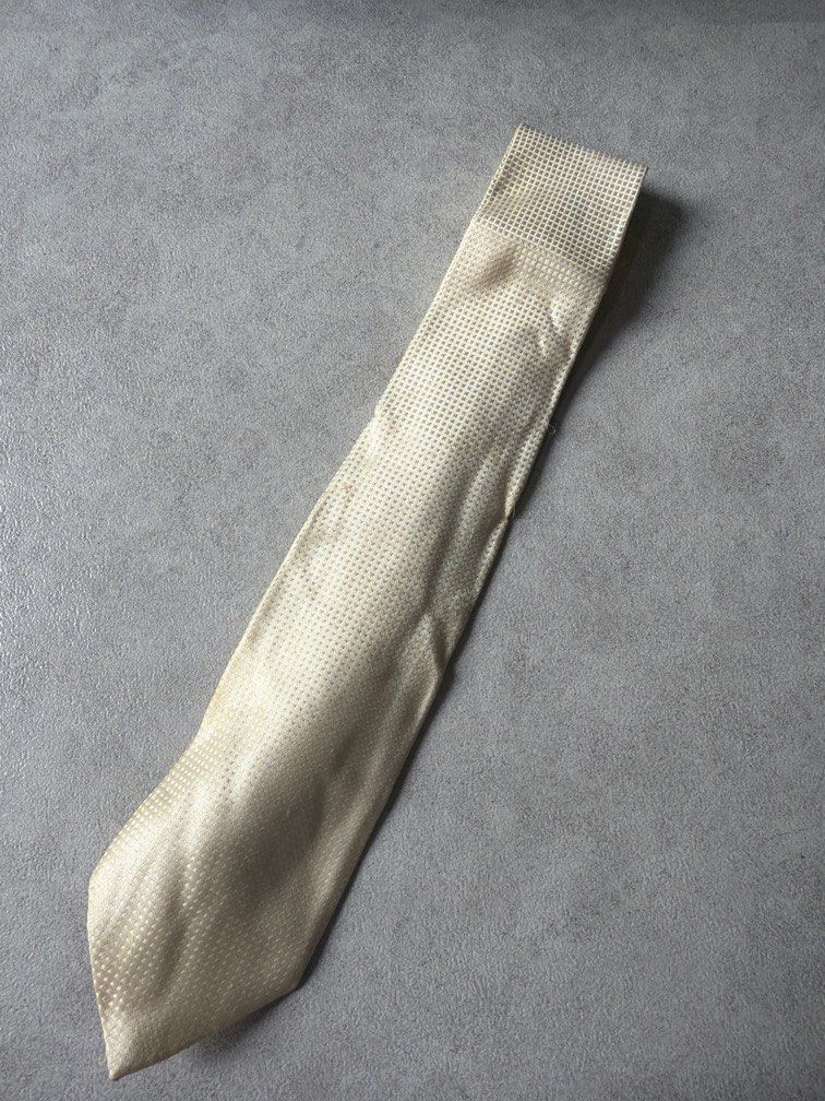 Zerbizone Italian Necktie (Category: Ties) located in Pasig City. Submitted by chamoisee (Listing ID 1469961537, Image 1). Description: Zerbizone Italian Necktie Heavily stained due to color.