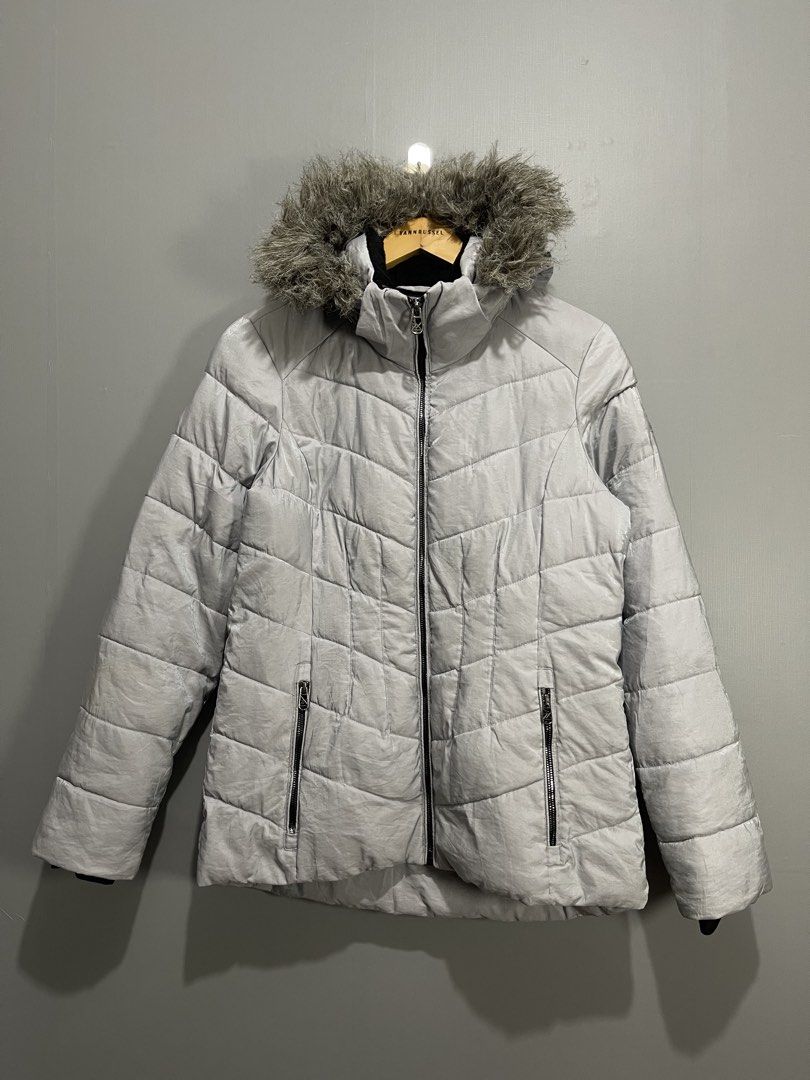 ZeroXposur Black Label Winter Puffer Jacket (Category: Coats, Jackets and Outerwear) located in Davao. Submitted by yannrussel00 (Listing ID 1469969933, Image 1). Description: 📍𝗟𝗼𝗰𝗮𝘁𝗶𝗼𝗻: 𝗗𝗮𝘃𝗮𝗼 𝗖𝗶𝘁𝘆 📌 𝗜𝘁𝗲𝗺 𝗦𝘁𝗶𝗹𝗹 𝗔𝘃𝗮𝗶𝗹𝗮𝗯𝗹𝗲 𝗥𝗘𝗔𝗗 𝗗𝗘𝗧𝗔𝗜𝗟𝗦 𝗕𝗘𝗟𝗢𝗪 ⬇️ ‼️ Size Small on tag fits Medium Dimes W20 x L27 Sleeve 25 Condition 9.5/10 No issue ₱750 + SF.