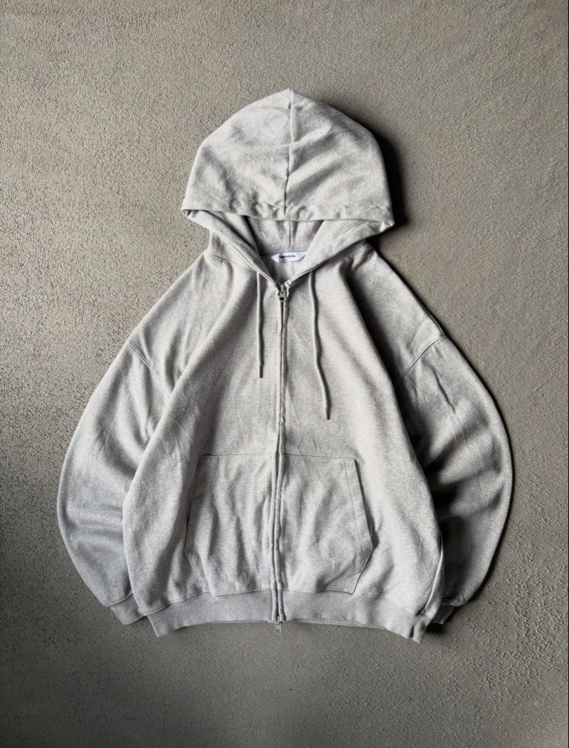 zip up hoodie (Category: Coats, Jackets and Outerwear) located in San Fernando. Submitted by tanggol19 (Listing ID 1470074025, Image 1). Description: Dual zip hoodie Gray colorway Lightweight cotton Fit to boxy Xlarge ‘MODEL’S INFO: 5’9ft / 78kg Measurement (in inches) WIDTH: 24 / LENGHT: 26 CONDITION: 9 out 10 ISSUE: NONE.