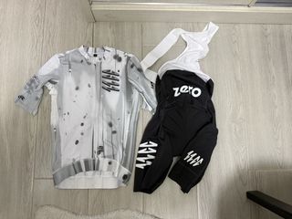 （分類：）位於 。 由 zachk0321 提交（商品編號 1469995867，圖片 1）。簡介： 。