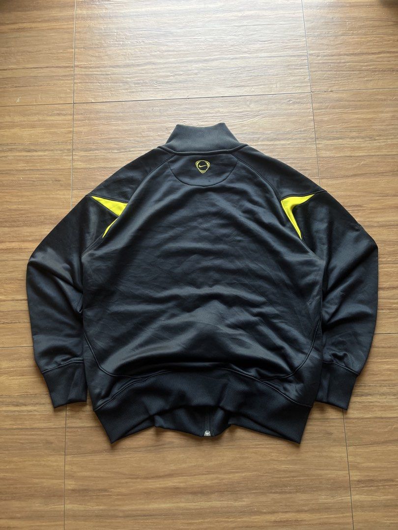 00s Nike “Total 90” Track Jacket (Category: Coats, Jackets and Outerwear) located in Davao. Submitted by spilled.bins (Listing ID 1470269744, Image 3). Description: 00s Nike “Total 90” Track Jacket 00s Tag Width: 23in Length: 27in XL Measurement | Fits Large Repaired Hole | Chipped Zipper Slider (Working Zipper) Good Condition . Mine: ₱800 +shipping fee on top . Model Reference: Height: 5’5 feet Weight: 68kg.