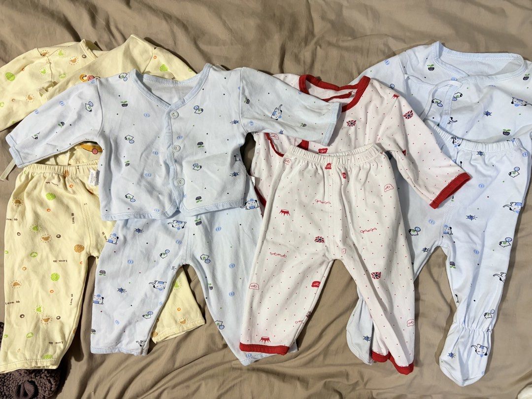 0-6 months clothes for baby boy (Category: Babies & Kids Fashion) located in Pasig City. Submitted by cheekyclothing (Listing ID 1470216890, Image 3). Description: With freebies manipis na baru baruan set for newborn. Everything you’ll need for baby including mittens and socks included. .