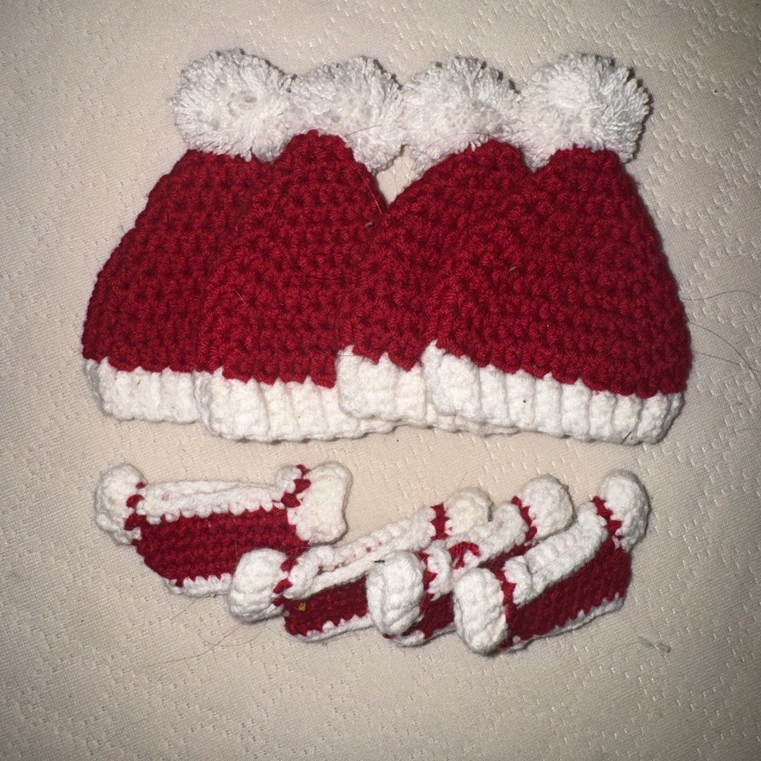 10cm Nui Christmas Clothes (Category: Character Goods) located in Calamba. Submitted by falzones (Listing ID 1470250732, Image 2). Description: I got this comm’d for 150 i believe? I only used it twice but I don’t reach out for it For all 4 sets i can sell them for 450.