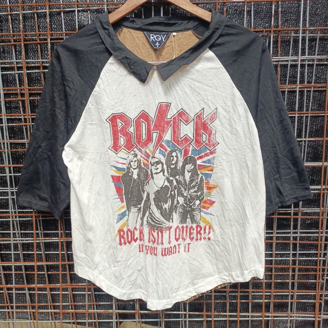 1/4 GRUNGE/PUNKS LONGSLEEVE (Category: Longsleeves) located in Cotabato. Submitted by pure.moenlimba12 (Listing ID 1470197347, Image 1). Description: NO ISSUE COMPLETE TAGS BRAND-NEW MEDIUM NEED WASH ONLY.