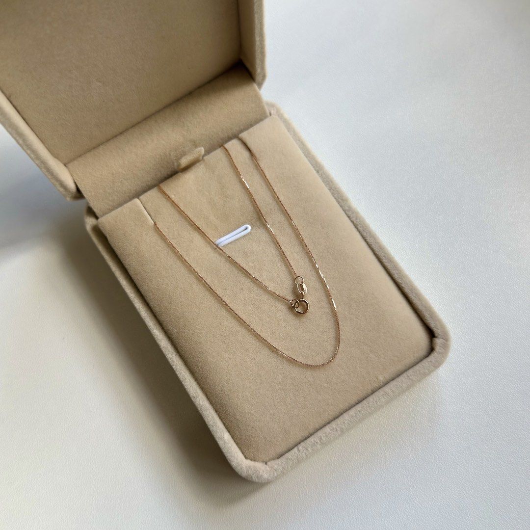 18K Rose Gold 14” & 18” Foxtail Chain (Dainty) (Category: Necklaces) located in Mandaluyong City. Submitted by lestieco (Listing ID 1470202058, Image 3). Description: 18k rose gold (pawnable) 14” & 18” foxtail chain (dainty) 18-inch adjustable chain with jump ring at 14” allows you to hook the clasp into two distinct lengths (14” or the end ring at 18”) 0.47g.