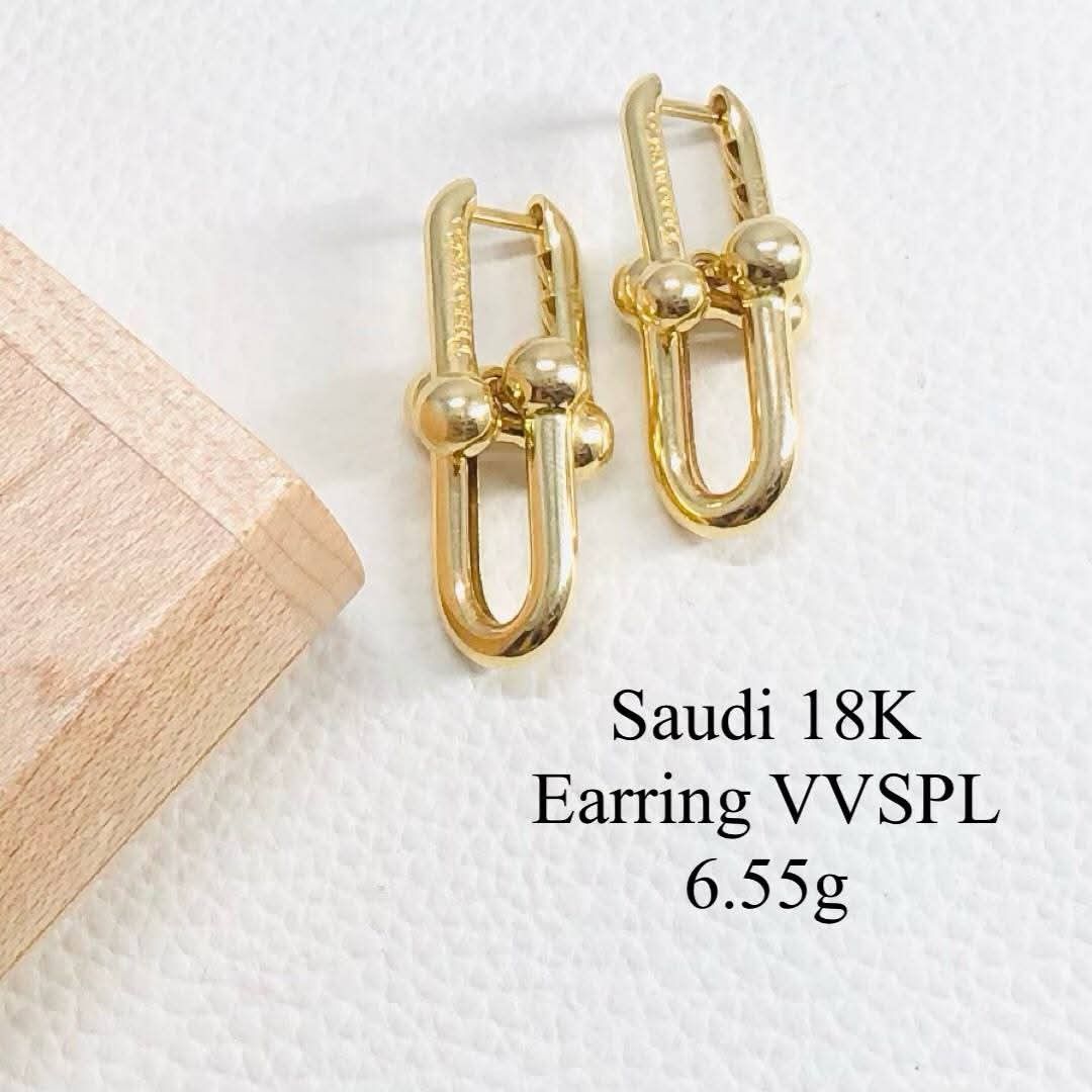 18k Saudi gold hardware earrings (Category: Earrings) located in Manila. Submitted by bhelgoldseller2ndaccount (Listing ID 1470300625, Image 2). Description: New!!✨New!!✨New!! Authentic 18k Saudi Golds 💯pawnable/naisasanla 💯with high appraisal rate 💯good investment 💯Direct supplier price 👉OPEN for resellers 🌺please take time to evaluate their actual sizes and grams 👉Best panggift for all occasions ✅ Sold per grams not per piece Kya lowest 