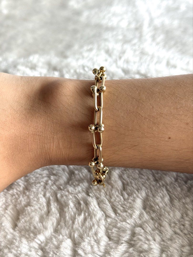 18K Tiffany & Co. Hardware-Inspired Bracelet (Category: Bracelets) located in Paranaque City. Submitted by belles_lux_closet (Listing ID 1470296690, Image 3). Description: ✨ 18K GOLD HARDWEAR-INSPIRED BRACELET ✨ 💛 Gold: 18K ⚖️ Weight: 13.37 grams 📏 Size: 7.5 inches 💰 SELLING PRICE: Php 108,800 ONLY! Classy, elegant, and timeless statement piece! Perfect for everyday wear or special occasions. 💵 Payment: Cash or Bank Transfer 🤝 Open for Meetu