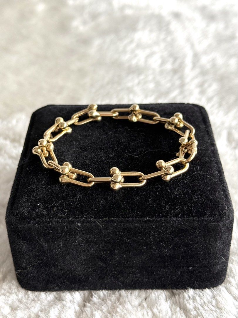 18K Tiffany & Co. Hardware-Inspired Bracelet (Category: Bracelets) located in Paranaque City. Submitted by belles_lux_closet (Listing ID 1470296690, Image 2). Description: ✨ 18K GOLD HARDWEAR-INSPIRED BRACELET ✨ 💛 Gold: 18K ⚖️ Weight: 13.37 grams 📏 Size: 7.5 inches 💰 SELLING PRICE: Php 108,800 ONLY! Classy, elegant, and timeless statement piece! Perfect for everyday wear or special occasions. 💵 Payment: Cash or Bank Transfer 🤝 Open for Meetu