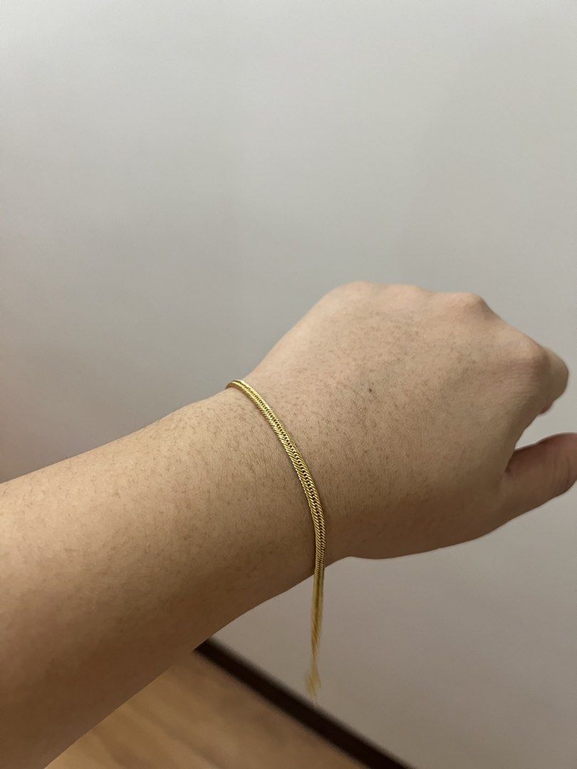 18K Triple Lock Bracelet (Category: Bracelets) located in Plaridel. Submitted by raeve.maeve (Listing ID 1470343503, Image 2). Description: 18k Triple Lock Bracelet 2.45 grams 7.5 inches Brand new condition We accept: - cash / bank transfer - credit card payment - cod/cop via LBC (with ₱2k dp) FB: Gold Garage BLCN.