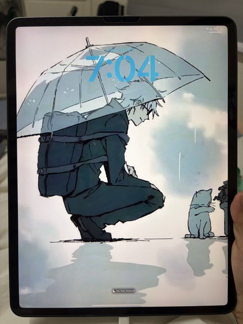 256gb Ipad Pro 12.9 3rd Generation (Category: iPad) located in Manila. Submitted by tteokbokkei (Listing ID 1470262991, Image 2). Description: FOR SALE: iPad Pro 12.9” 3rd Gen * Lady-owned * Never been dropped * Tempered glass protected since day 1 * No scratches on the screen * Has a white stain on the back (see photo for reference) * Comes with original box * Add ₱2500 for Apple Pencil (tip has been replaced) * Well-maintained and taken care of