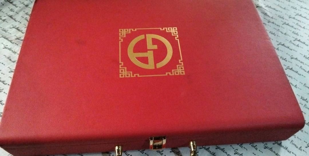 30,000 majong set (Category: Board Games & Puzzles) located in Pasig City. Submitted by tiujovi (Listing ID 1470221791, Image 3). Description: Georgio armani Majong set good as new.
