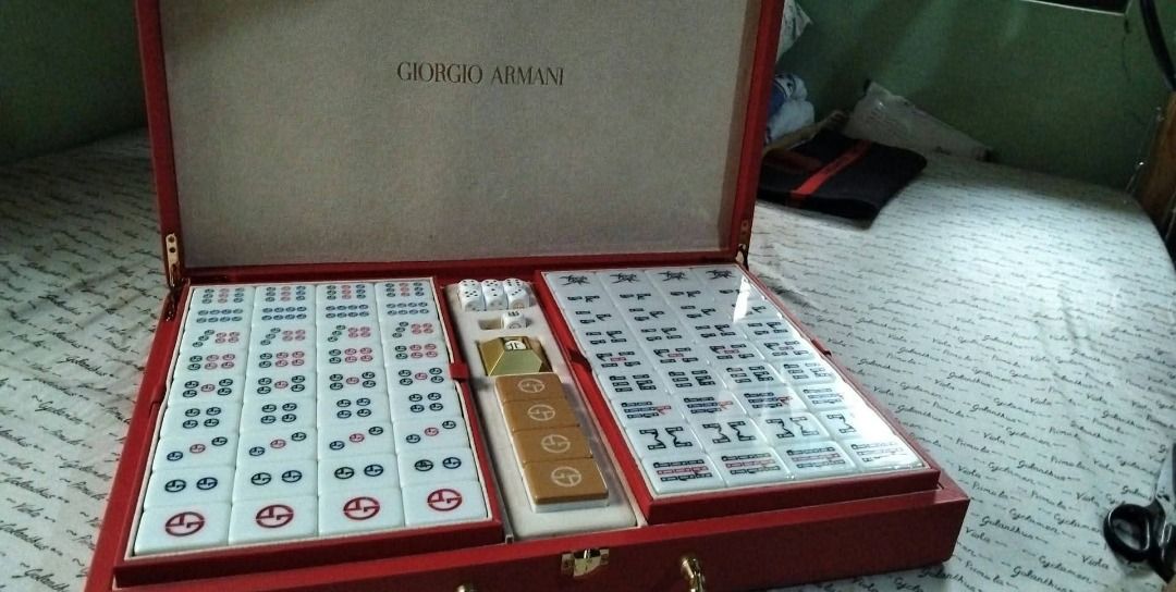 30,000 majong set (Category: Board Games & Puzzles) located in Pasig City. Submitted by tiujovi (Listing ID 1470221791, Image 2). Description: Georgio armani Majong set good as new.