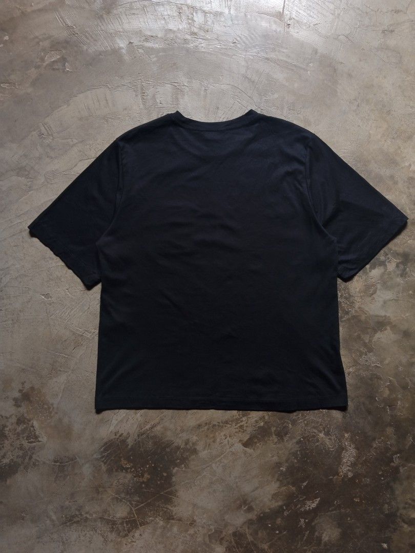 3.1 Philip Lim leather pocket stamped logo tee (Category: Luxury Apparel) located in Davao. Submitted by hisdef (Listing ID 1470163921, Image 2). Description: Philip Lim leather pocket stamped logo tee Condition- like new issue- none color - black 10/10 Dimensions in inches width-23 length-19.