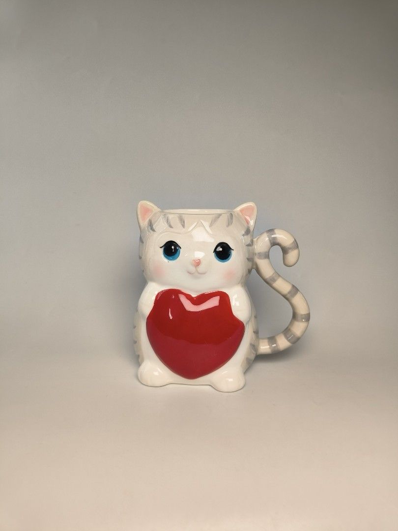 3D cat mug (Category: Coffee & Tea Tableware) located in Cavite. Submitted by phtmt (Listing ID 1470264669, Image 1). Description: with small scratch These are factory pull-out items, so minor imperfections or flaws may be present. Please manage your expectations..
