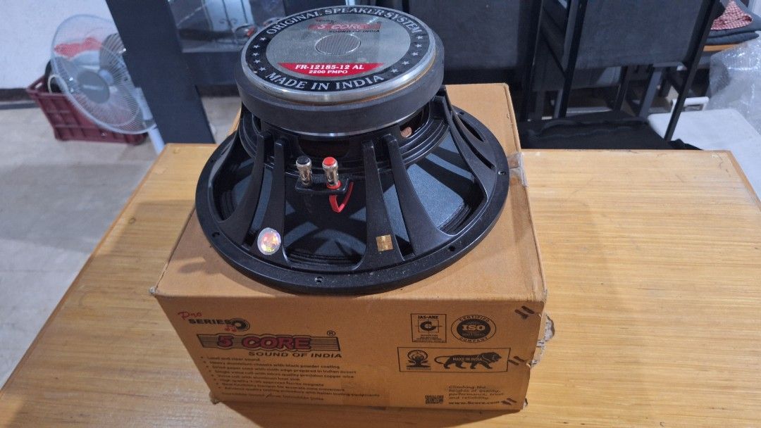 5 Core FR-12185-12 AL Speaker System (Category: Soundbars, Speakers & Amplifiers) located in Angeles City. Submitted by pamdiel003 (Listing ID 1470240151, Image 2). Description: - Model: 5 Core FR-12185-12 AL 12-inch professional speaker system - Power: Delivers 2200 PMPO for loud, clear sound - Build: Black powder-coated heavy aluminum chassis with dried paper cone and cloth edge - Components: Single voice coil with high-quality ferrite magnet -