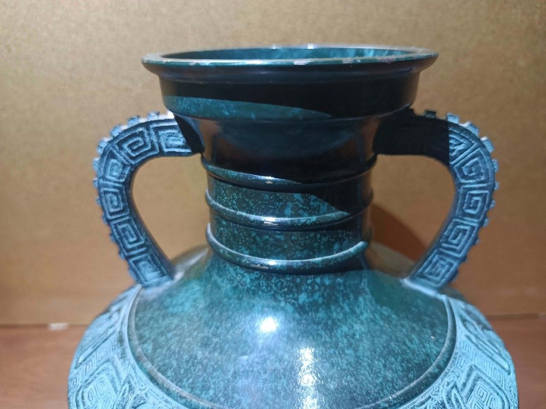 6" Vintage Amphora Vase - Japan (Category: Vintage Collectibles) located in Davao. Submitted by lotispreloved (Listing ID 1470205321, Image 2). Description: .
