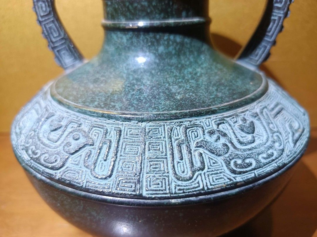 6" Vintage Amphora Vase - Japan (Category: Vintage Collectibles) located in Davao. Submitted by lotispreloved (Listing ID 1470205321, Image 3). Description: .