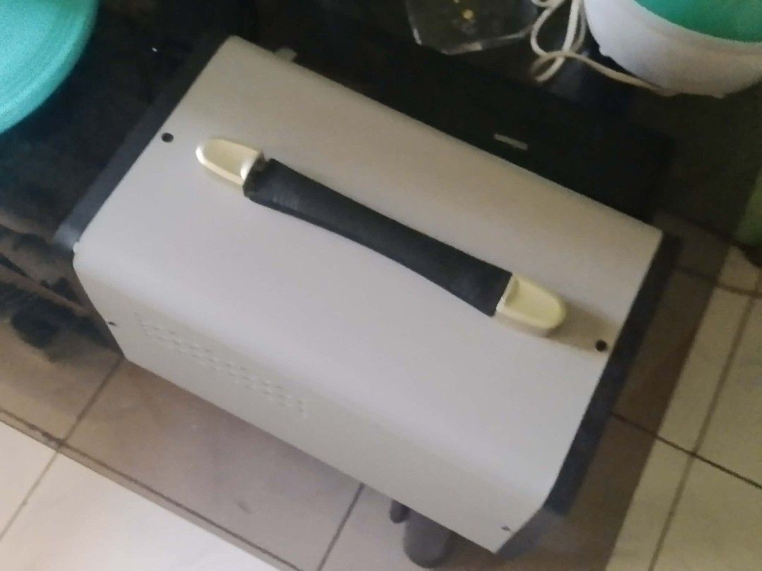 800W Portable Power Station with 20W Solar Panel Kit (Category: Batteries & Power Banks) located in Bacoor. Submitted by gentlemucles (Listing ID 1470166845, Image 3). Description: - 800W solar portable power station bundle complete with a 20W solar panel and charging cables - Clear digital display showing battery voltage and output status - Versatile connectivity with multiple AC outlets, USB ports, and a Type-C port - Built-in dual LED side lig