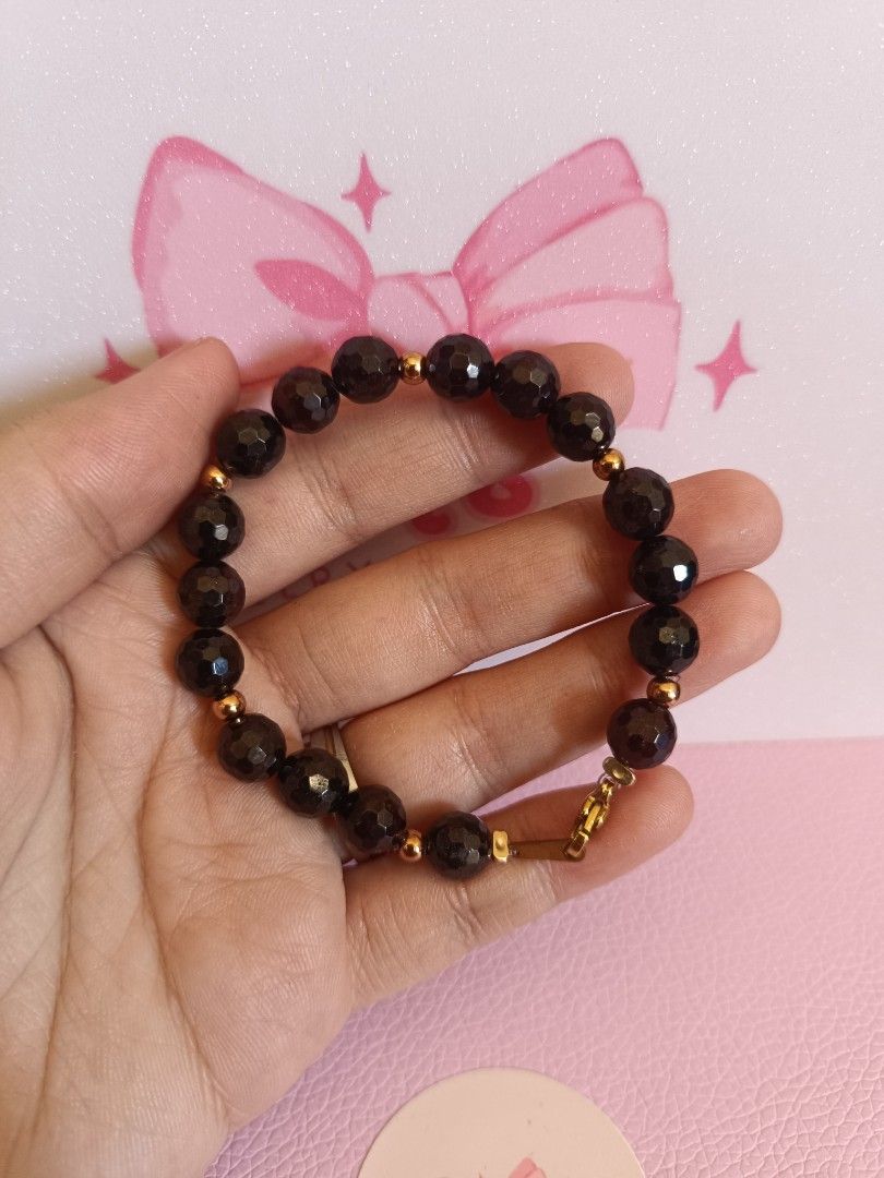8MM Faceted Real Garnet bracelet (Category: Bracelets) located in General Mariano Alvarez. Submitted by plsjewelryemporium (Listing ID 1470158821, Image 3). Description: 8MM faceted Real Garnet bracelet 16.5CM to 17CM 316L steel charm and lock lifetime use PHP 550 + SF MOP: Gcash MOD: J&t express and lalamove NO COD/COP.