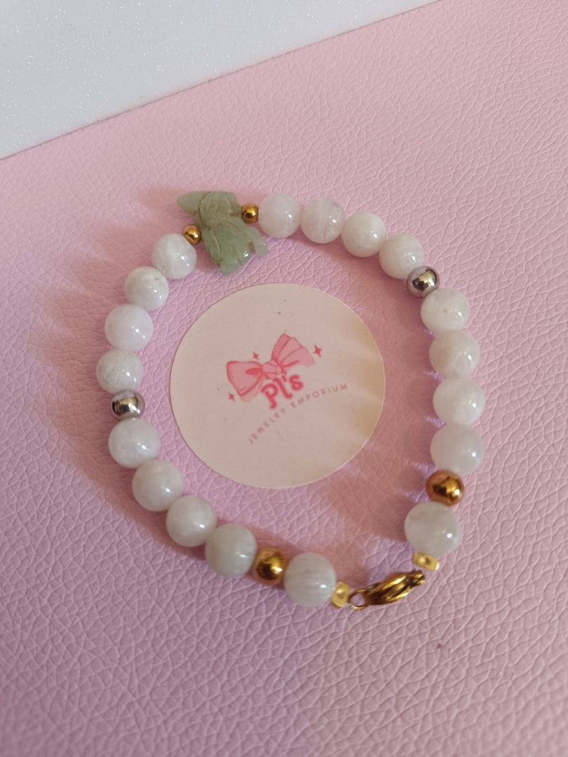 8MM moonstone with Jade pixiu bracelet (Category: Bracelets) located in General Mariano Alvarez. Submitted by plsjewelryemporium (Listing ID 1470157575, Image 2). Description: Brandnew white moonstone with piyao jade bracelet 316L Stainless steel lock and balls lifetime use white flash po sya 17CM PHP 800 + SF MOP: Gcash, MOD: J&t express and lalamove NO COD/COP.
