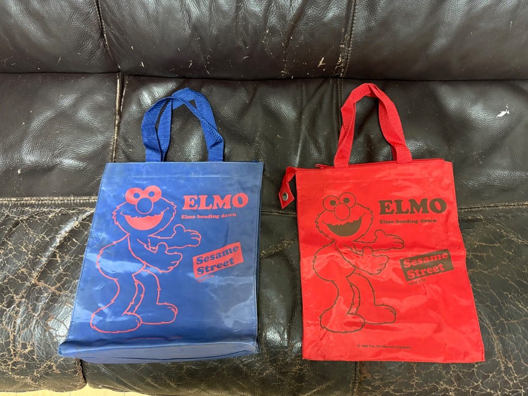 全新 芝麻街 elmo 環保袋 補習袋 2個, 女裝, 手袋及銀包, Tote Bags - Carousell