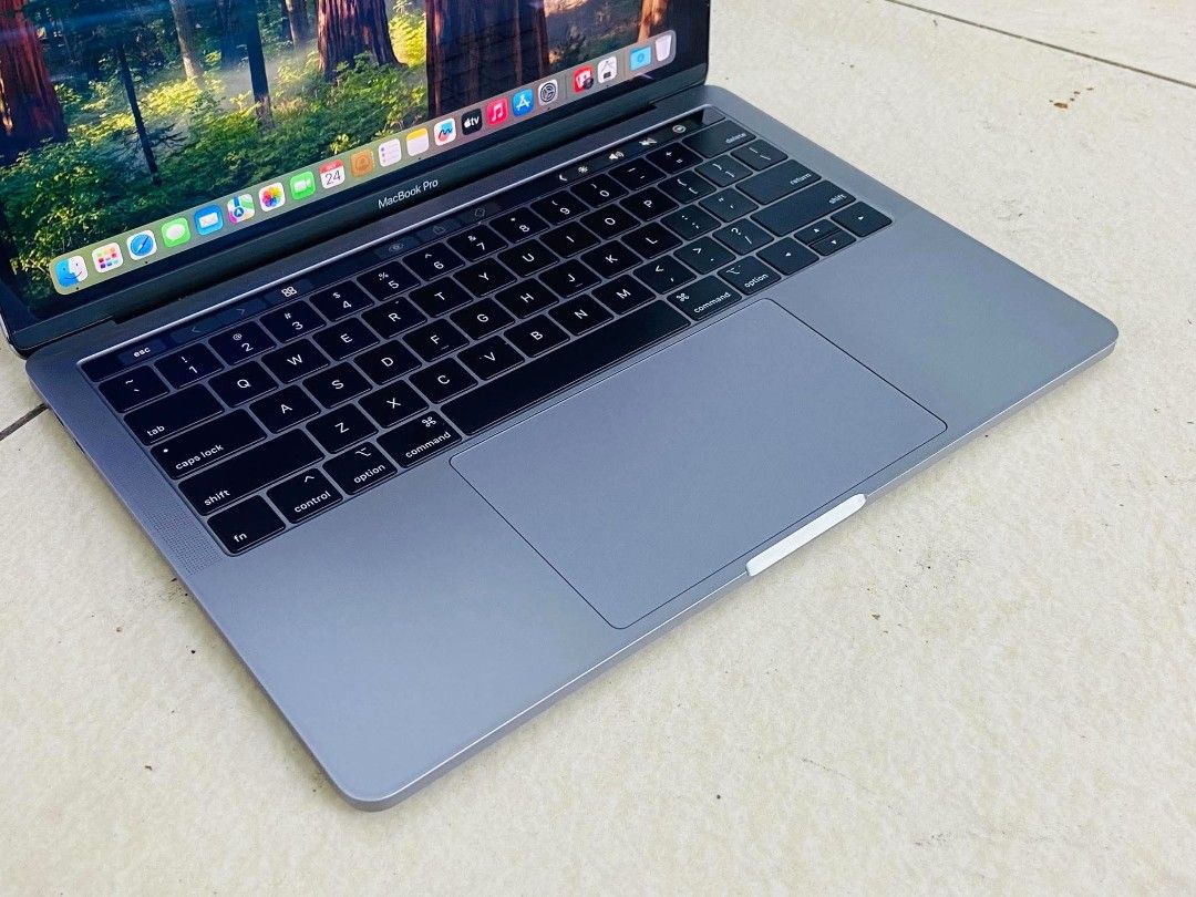 💻 Macbook Pro Retina 2018 13-inch 💻 (Category: Laptops & Notebooks) located in Pasig City. Submitted by erhecca.bear (Listing ID 1470199617, Image 2). Description: 💻 Macbook Pro Retina 2018 13-inch 💻 Quick specs : ▫️2.3 GHz Quad Core intel Core i5 ▫️8 GB 2133 MHz LPDDR3 ▫️Mac OS - Sequoia 15.8.1 ▫️Retina DIsplay 2560 x 1600 ▫️Touchbar Edition ▫️256 GB SSD ▫️378 Cycle Count ( Normal ) ▫️Color Spacegray inclusion of unit : ▫️Unit itself ▫️Charg