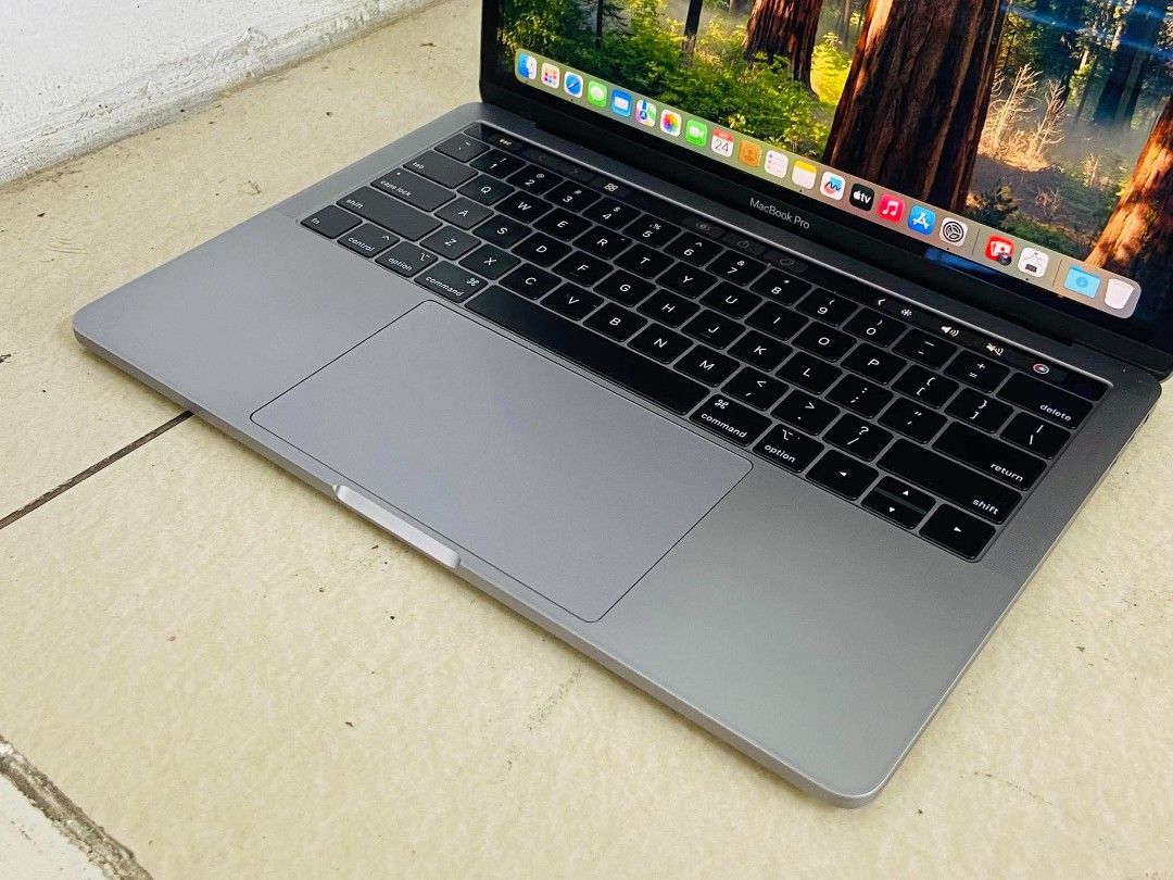 💻 Macbook Pro Retina 2018 13-inch 💻 (Category: Laptops & Notebooks) located in Pasig City. Submitted by erhecca.bear (Listing ID 1470199617, Image 3). Description: 💻 Macbook Pro Retina 2018 13-inch 💻 Quick specs : ▫️2.3 GHz Quad Core intel Core i5 ▫️8 GB 2133 MHz LPDDR3 ▫️Mac OS - Sequoia 15.8.1 ▫️Retina DIsplay 2560 x 1600 ▫️Touchbar Edition ▫️256 GB SSD ▫️378 Cycle Count ( Normal ) ▫️Color Spacegray inclusion of unit : ▫️Unit itself ▫️Charg