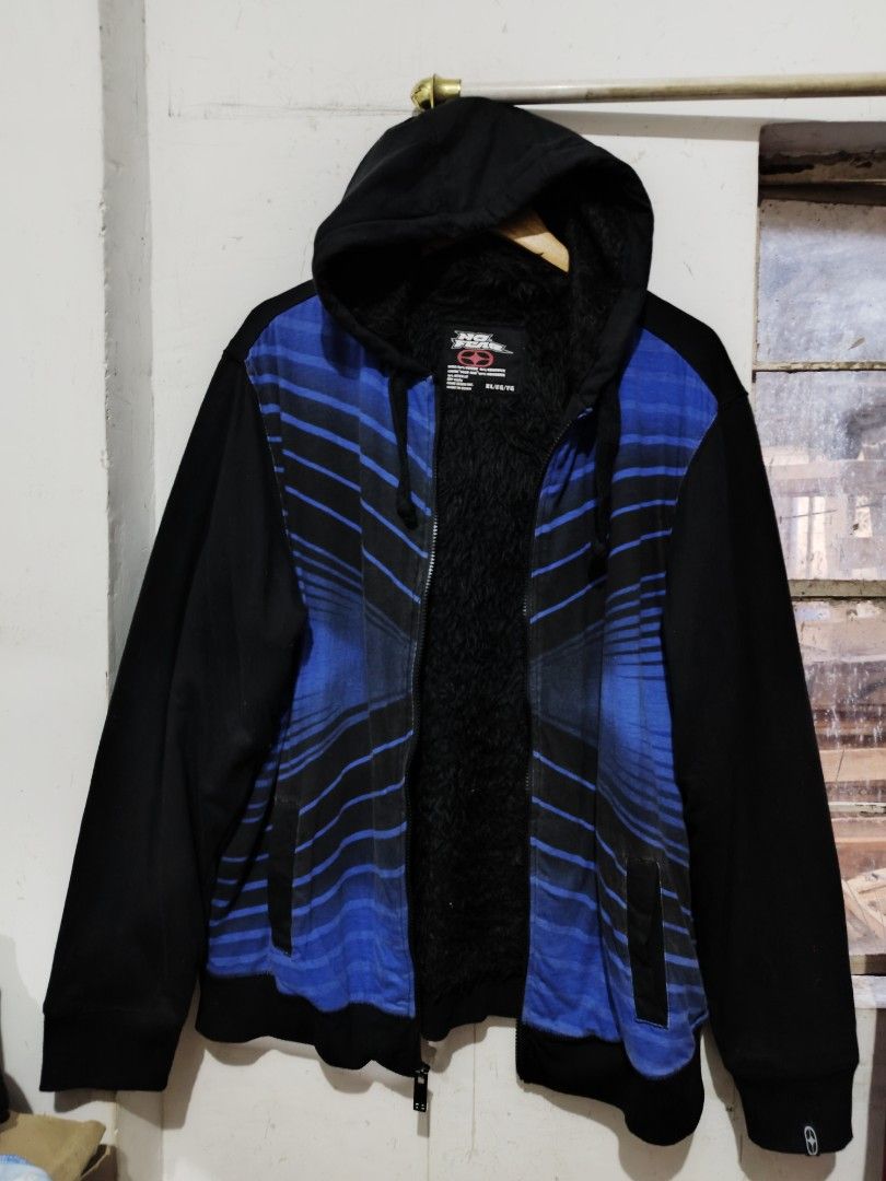 🕰️ VINTAGE "NO FEAR" (2000's released) (Category: Hoodies) located in Dasmarinas. Submitted by azap.collections.archive (Listing ID 1470251793, Image 2). Description: ° excellent to as new condition (XL-XXL) ° no stains, no pinholes, no crack prints ° complete tags, zipper fully functional ° WASARI (1,200php shipped via JNT).