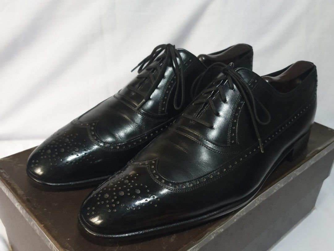 A. Testoni sz8.5 (29cm insole) (Category: Dress Shoes) located in Amadeo. Submitted by kuyadan_23 (Listing ID 1470279915, Image 1). Description: presentable looking pair best fit to a sz 10 US pair of shoes only mop thru gcash sf c/o buyer.