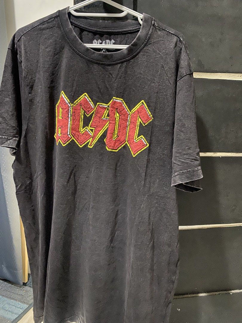 ac dc band shirt (Category: Tshirts & Polo Shirts ) located in Marilao. Submitted by joelheather02 (Listing ID 1470170369, Image 2). Description: acdc band shirt vintage vibe.