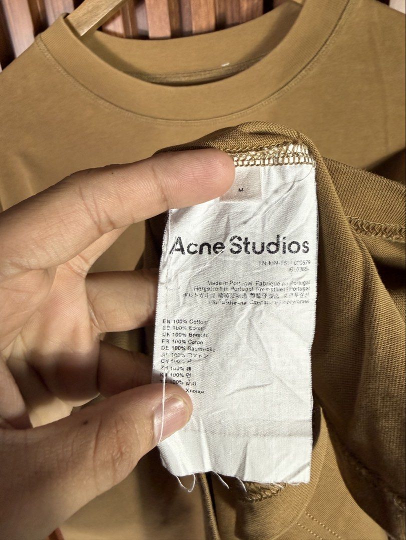 ACNE STUDIOS (Category: Tshirts & Polo Shirts ) located in Iloilo. Submitted by roadthrift.ph (Listing ID 1470229160, Image 3). Description: Dimes:23.5x28 L Color rate:10/10 Condition:10/10.