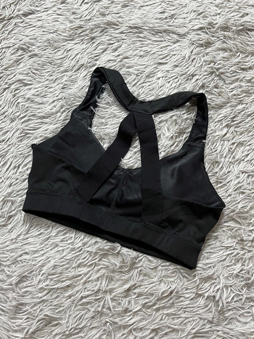 Adidas Active Bra Top (Category: Activewear) located in Dipolog. Submitted by krstnagnis98 (Listing ID 1470348164, Image 3). Description: Adidas Active Bra Top Small Authentic Like new Padded.