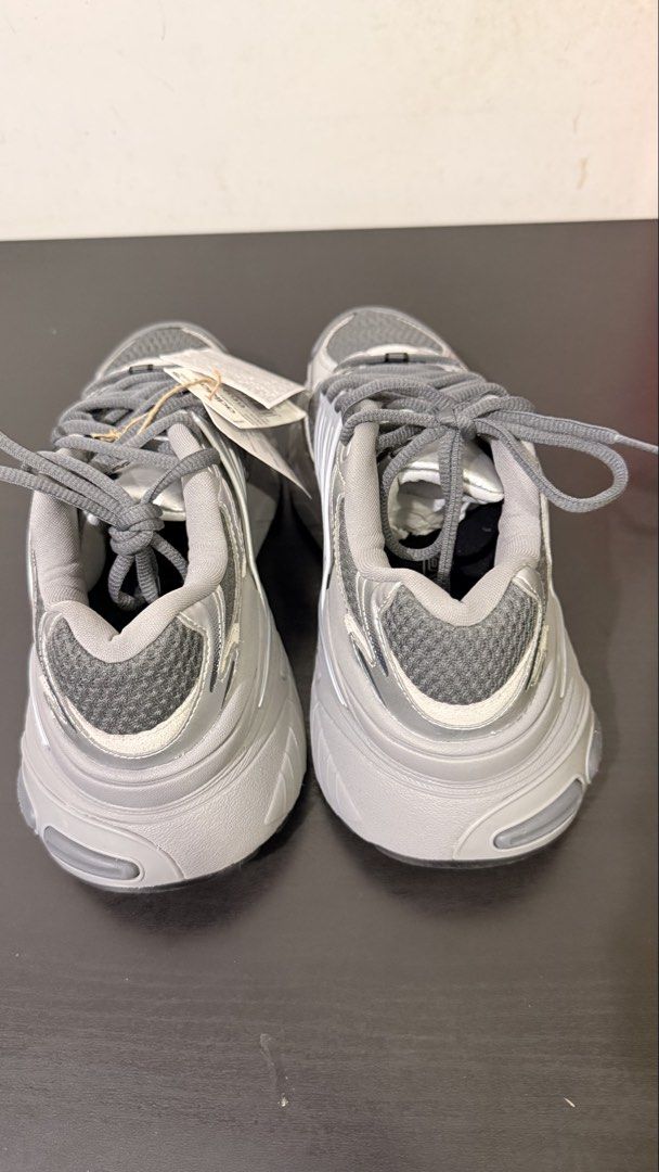 Adidas Adistar Cushion Silver Grey Sneakers US 7 (Category: Sneakers) located in Makati City. Submitted by t3rdiii (Listing ID 1470198649, Image 3). Description: Adidas Adistar – Brand New 👟 • Size: US 7 (can fit up to US 7.5) • Brand new, never worn • No box • Authentic adidas • RFS: Too chunky for me 💰 ₱3,500 – negotiable 🔄 Open to barter — just offer! PM if interested. 😊 - Brand: Adidas Adistar Cushion - Color: Metallic Silver and Grey - S
