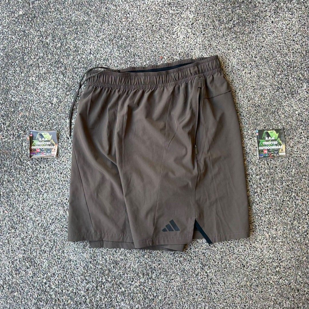 Adidas Designed for Training Workout Shorts Men’s (Category: Shorts) located in Caloocan City. Submitted by rjlthrifts (Listing ID 1470181588, Image 1). Description: Adidas Designed for Training Workout Shorts Men’s Excellent Condition Color Rate 10/10 L on Tag 29 - 32 Waist Line 18.5 Length No Issue. Price. 1,280 Loc. South Caloocan Courier. J&T And Flash Express.
