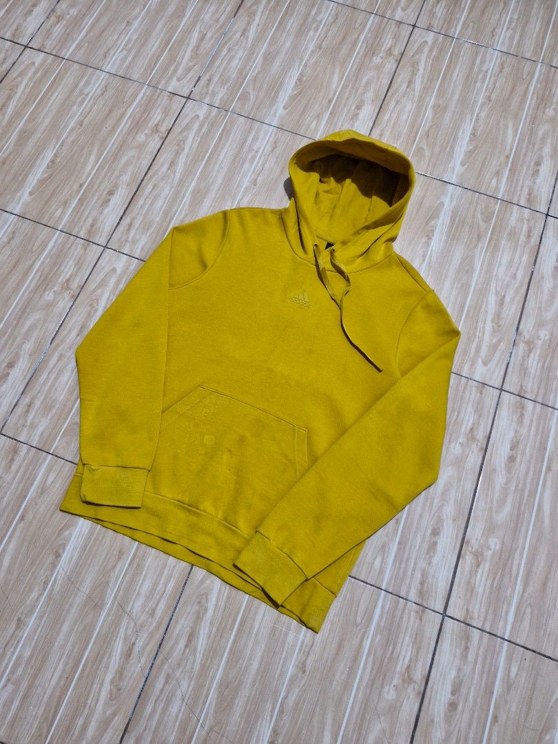 Adidas hoodie (Category: Coats, Jackets and Outerwear) located in Antipolo. Submitted by kentoy6666 (Listing ID 1470307572, Image 2). Description: .