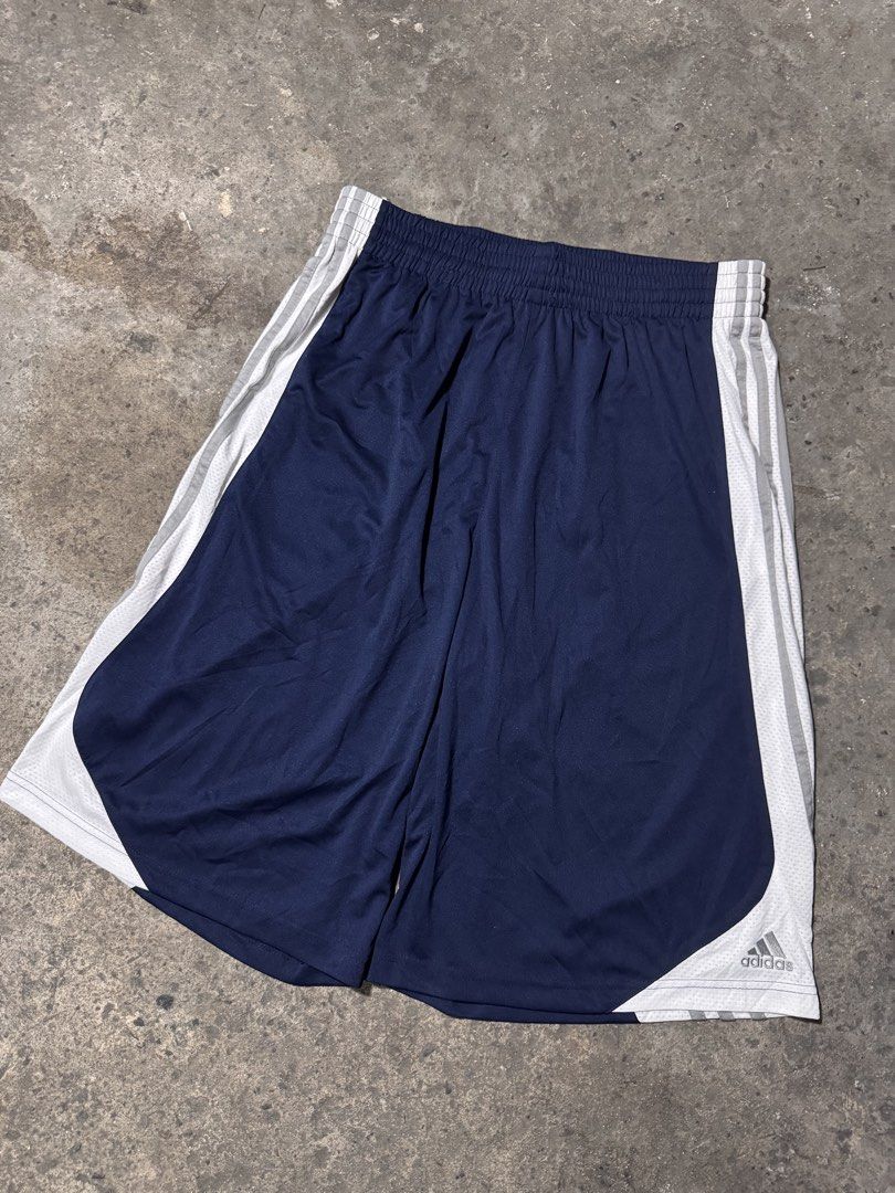 Adidas Jersey short (Category: Shorts) located in Pasig City. Submitted by dripthrift1600 (Listing ID 1470318853, Image 1). Description: - Adidas Jersey short - Good condition - Issue: None - Sizes: L - Dimes: 30x24.