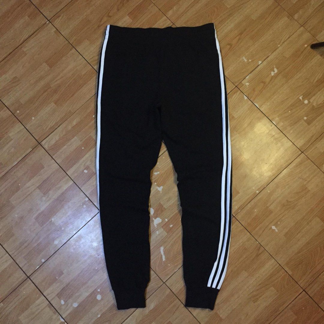 Adidas Jogger Pants Cotton (Category: Joggers) located in Manila. Submitted by a.stmngo (Listing ID 1470315177, Image 2). Description: Waist 30-34 inches Length 37 inches Needwash Good Condition 📍Manage your expectation. Item is thrifted. 📍Nagcarlan, Laguna.
