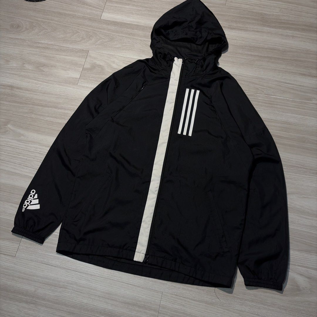 Adidas Lightweight Windbreaker (Category: Coats, Jackets and Outerwear) located in Cavite. Submitted by latteroption (Listing ID 1470331644, Image 2). Description: Adidas Lightweight Windbreaker issue: None Condition: 10/10 Size: XL Length x Width: 29.5x23.5.