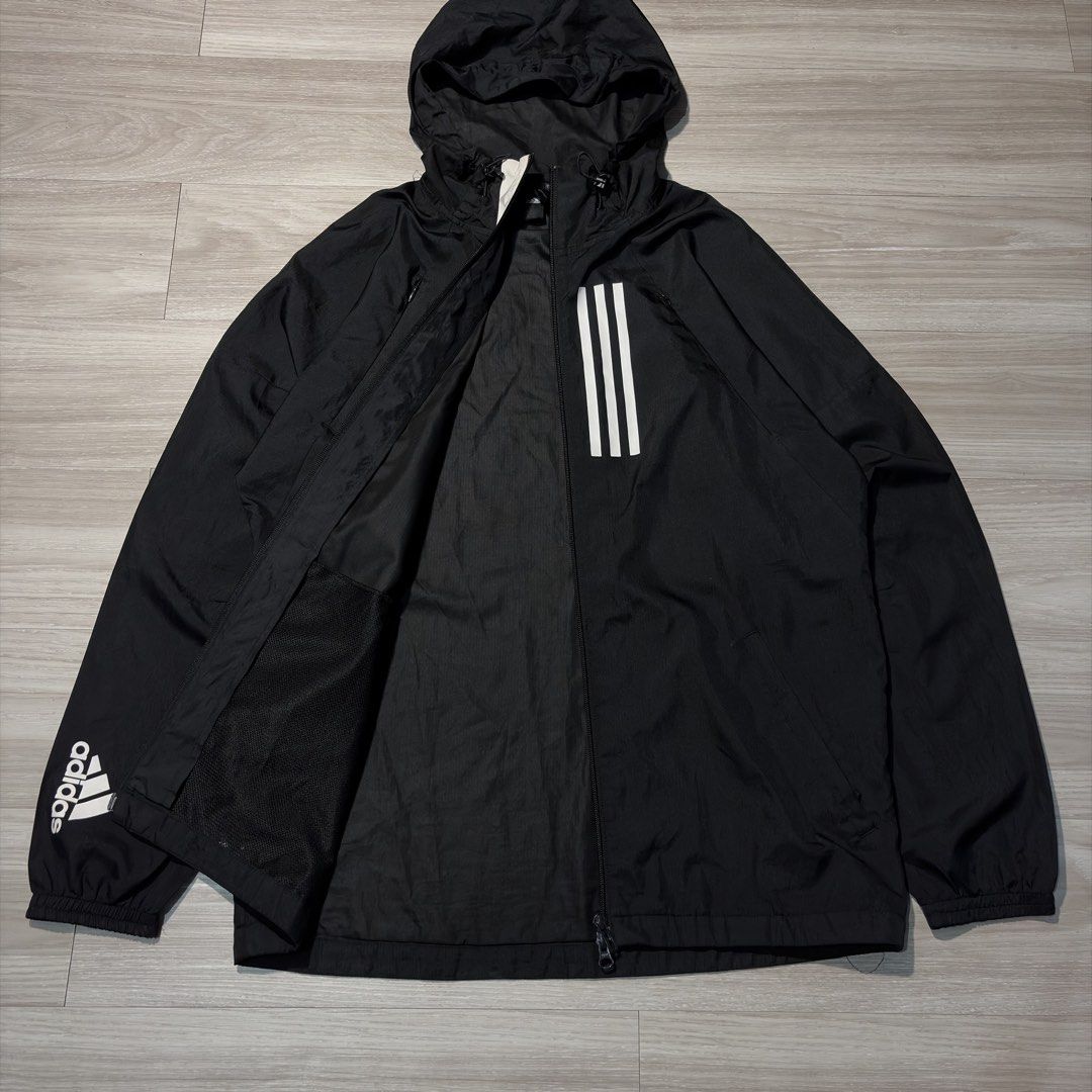 Adidas Lightweight Windbreaker (Category: Coats, Jackets and Outerwear) located in Cavite. Submitted by latteroption (Listing ID 1470331644, Image 3). Description: Adidas Lightweight Windbreaker issue: None Condition: 10/10 Size: XL Length x Width: 29.5x23.5.