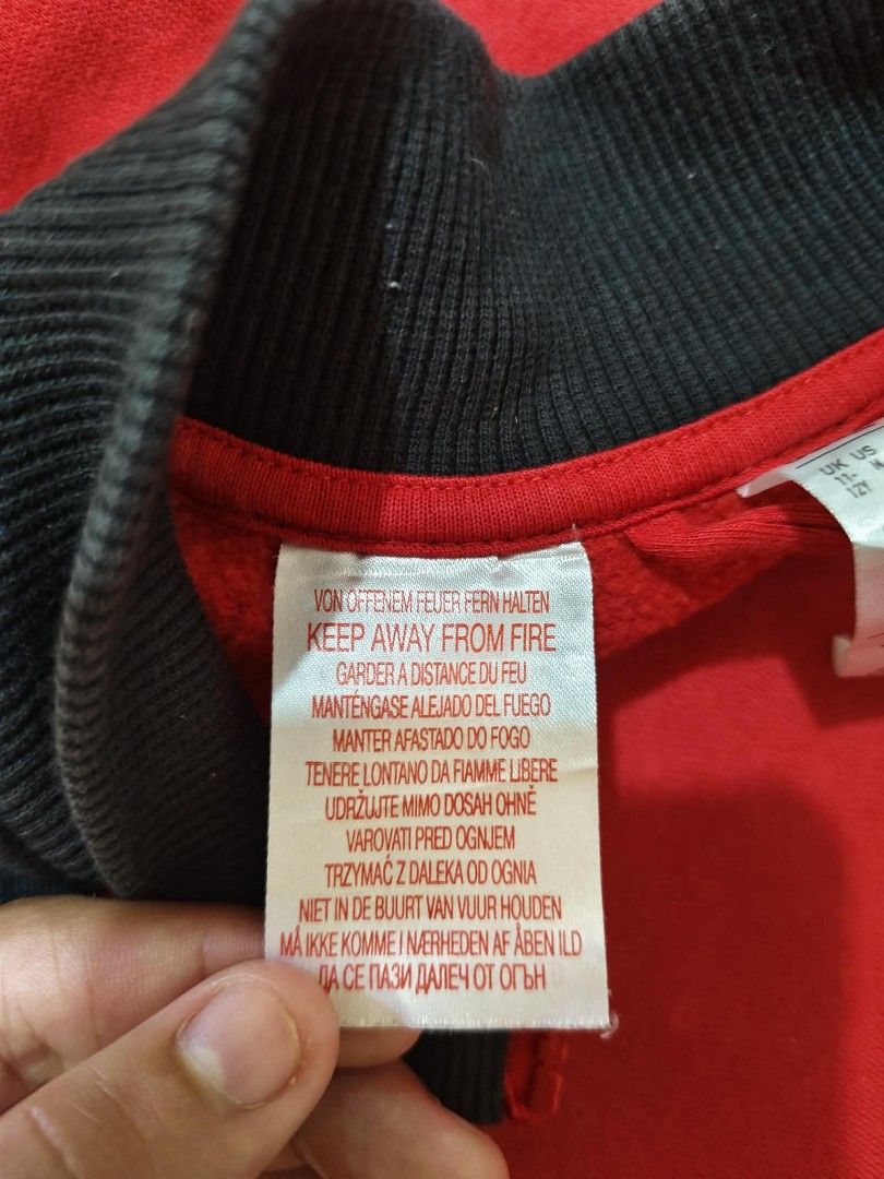 ADIDAS MANCHESTER FOOTBALL JACKET (Category: Hoodies) located in Tubigon. Submitted by negosyanthrift (Listing ID 1470190033, Image 3). Description: Size:Small 18x23.5 No issue As new condition Need wash only 🏷️450+sf.