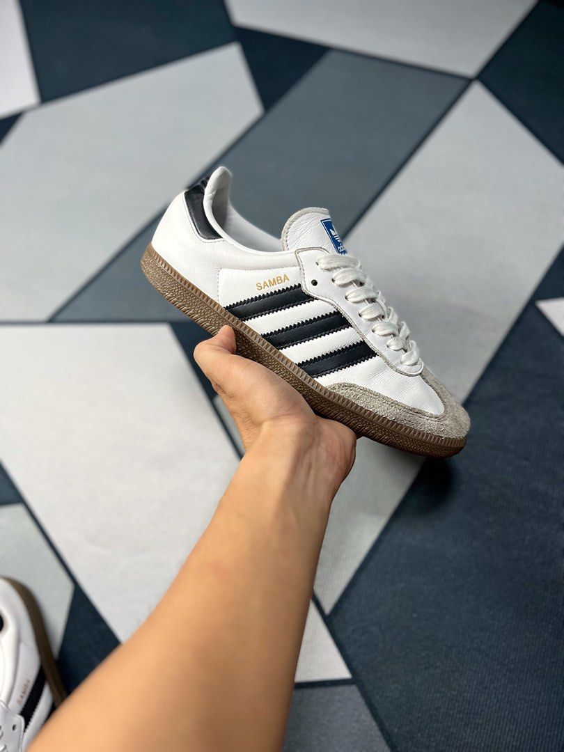 ADIDAS SAMBA OG COLORWAY (Category: Casual Shoes) located in Butuan. Submitted by jacobfrost (Listing ID 1470152238, Image 1). Description: 7 us mens 40 eur Excellent condition minor sign of usage Shipping nationwide📦.