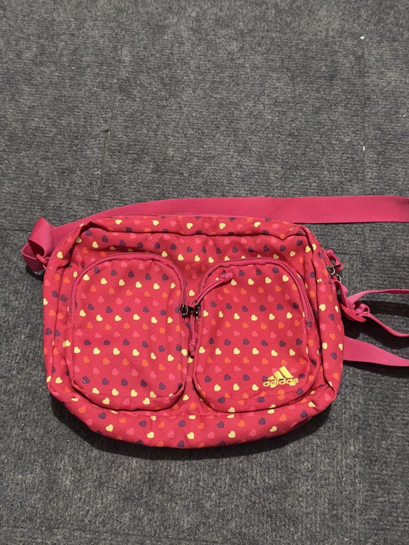 Adidas Sling Bag (Category: Sling Bags) located in Dipolog. Submitted by dripdistric.co (Listing ID 1470248257, Image 1). Description: Pm.