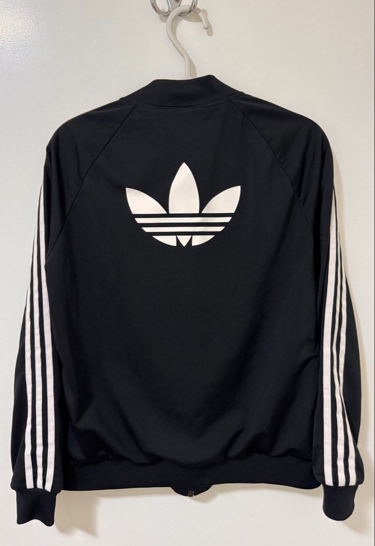 Adidas SST Womens Track Jacket (Category: Coats, Jackets and Outerwear) located in Mandaluyong City. Submitted by axos723 (Listing ID 1470296295, Image 2). Description: ➡️Please read item description carefully below (click read more 👇) ➡️Item is AVAILABLE ➡️Guaranteed 💯 %Authentic ➡️1-Day Reservation only ➡️First to pay gets the item ➡️For SURE BUYERS only please. -Price: P 1300+SF -Brand: Adidas -Size: Medium (fits small frames) -Approx Dimens